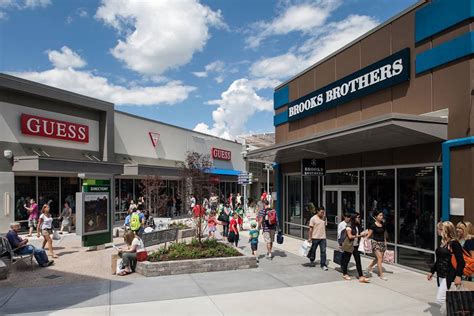 outlet stores in toronto